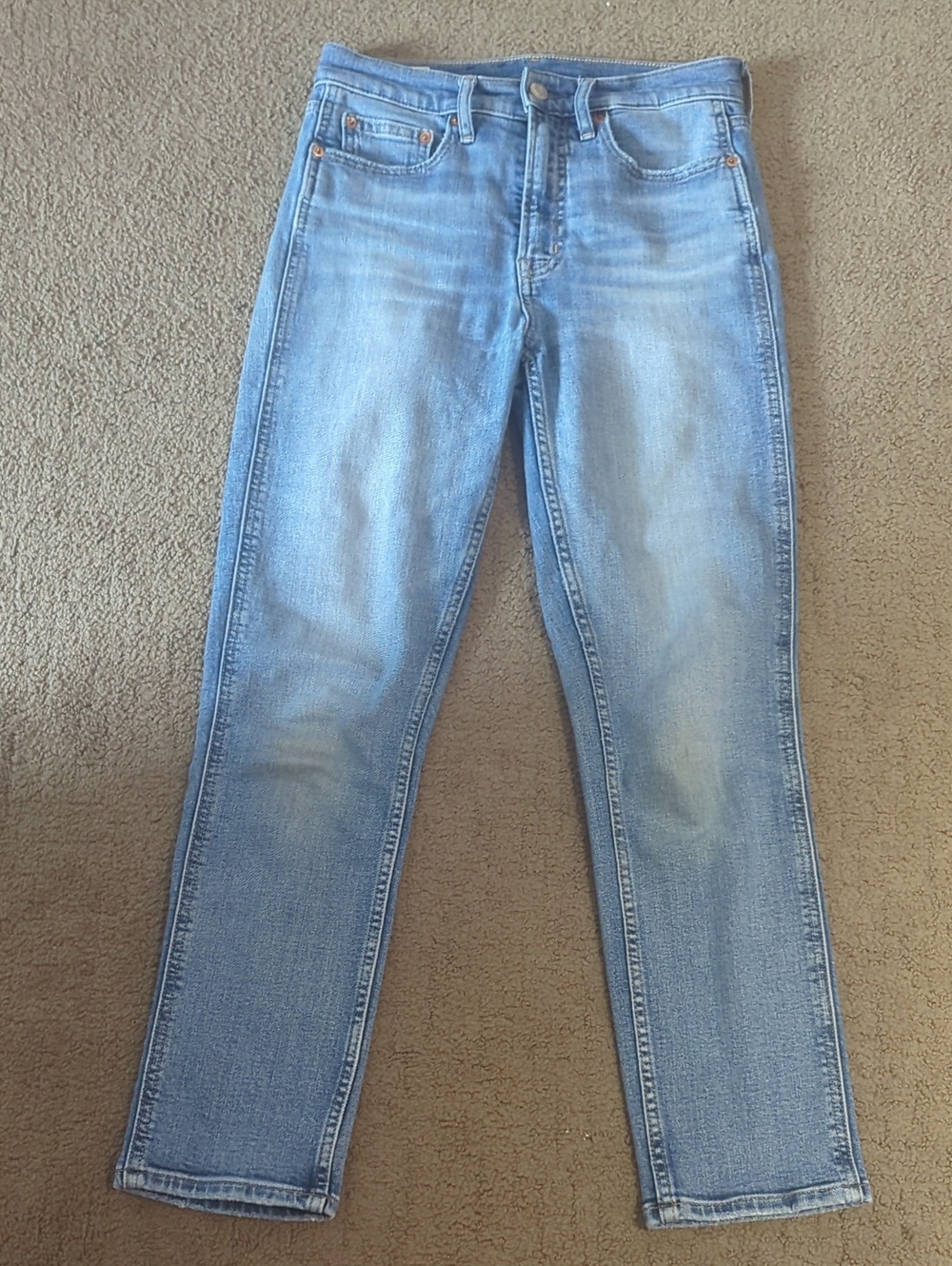 GAP Women's Vintage Slim Straight Jeans in Light Blue Wash